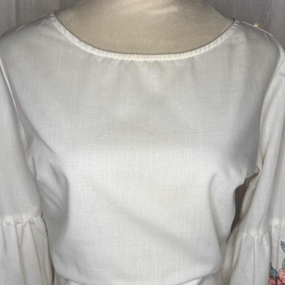 FAVLUX Ivory Blouse with Floral Embroidered Sleeves - Picture 3 of 8